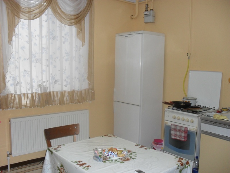 Продается 2-комнатная квартира  частично с мебелью в центре г. Комрат, общая площадь 52 м2. Цена 32 000 евро.