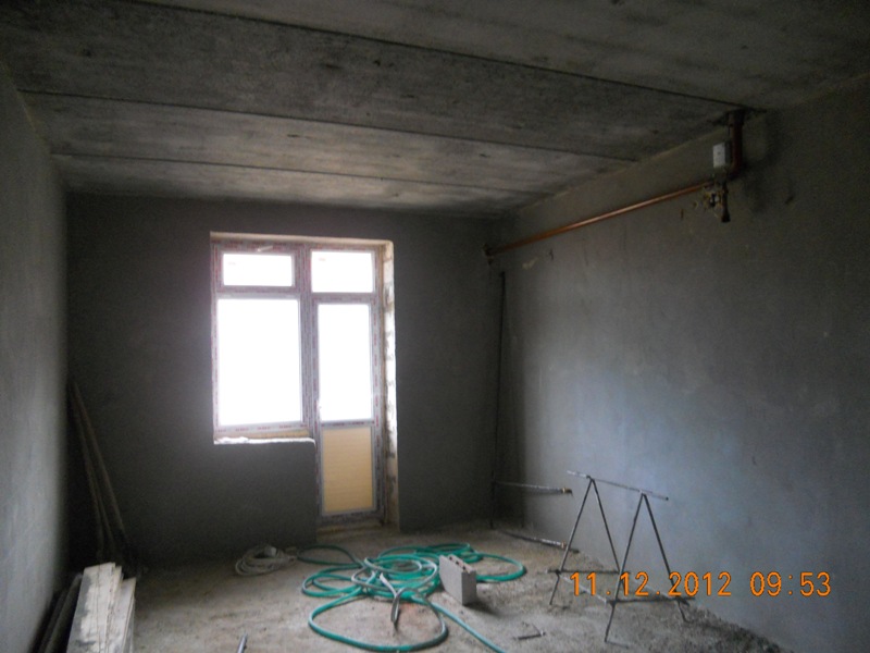 Продается 2-комнатная квартира в новостройке на 1-ом этаже в районе  ДСУ, общая площадь 54 м2. Цена  25 000 евро