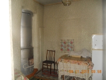 Продается 1-этажный  дом,  общая площадь 78,8 м2, газ, вода, электричество, телефон. Цена 30 000 евро.